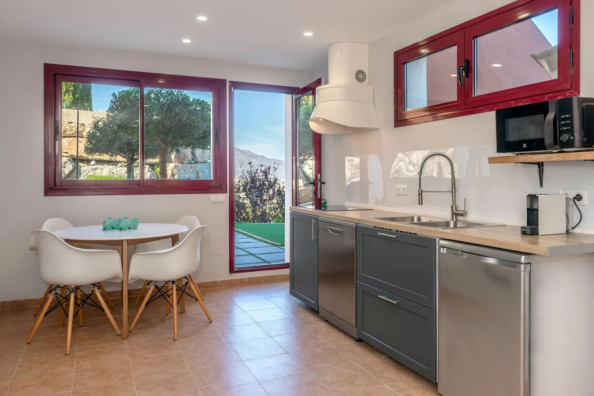 5ffa8c56-5be9-495f-816f-1486d04781ef