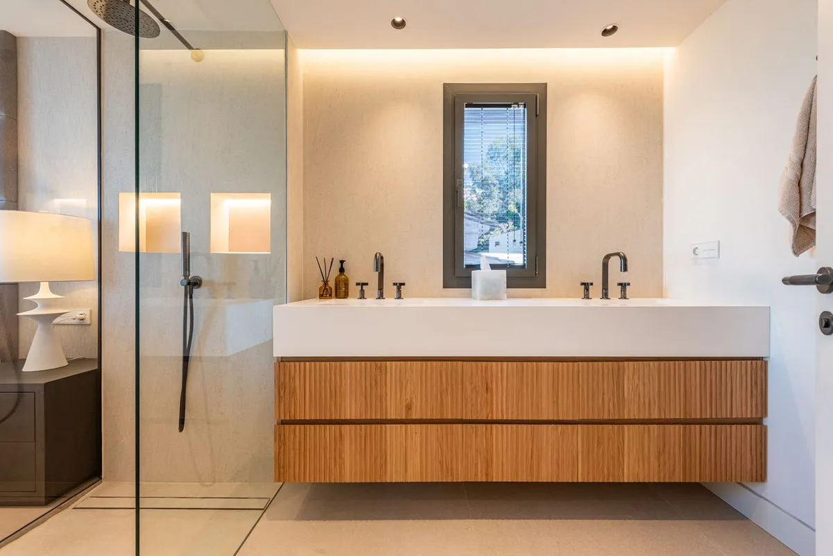 1851c0fc-74b2-4f21-bbed-049d1b9b99aa