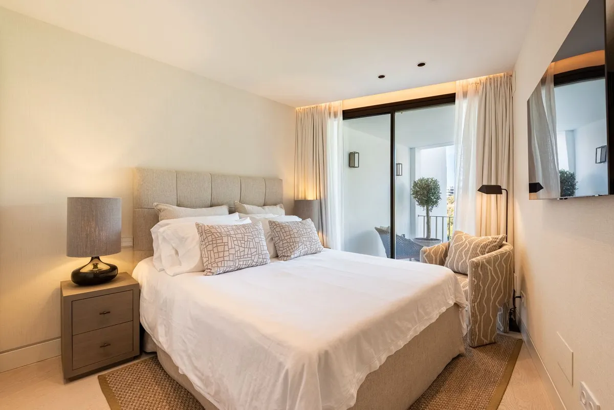 a8484f62-8afa-40d7-b201-c2d4598a438f