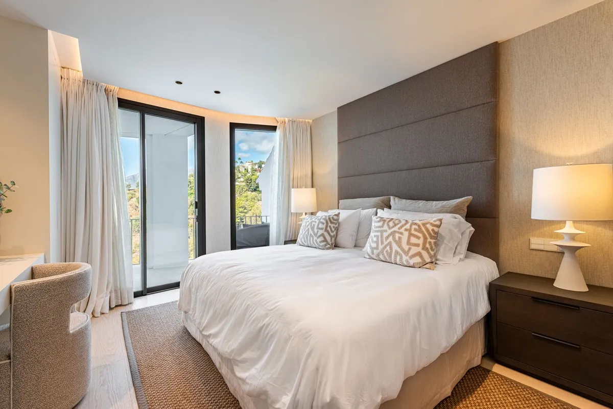 b93baef7-a9cf-4b91-89b2-9a4004fead8a