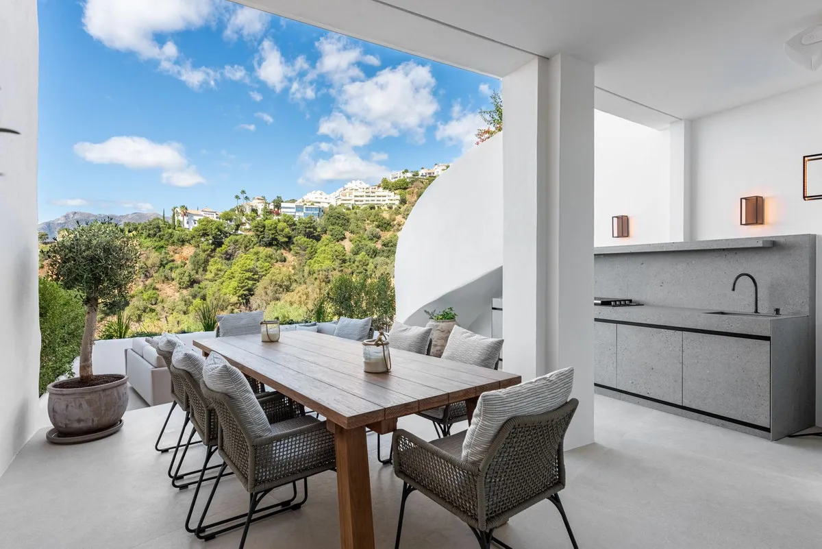 e306df33-abe7-4b40-8abc-9badff582dc7