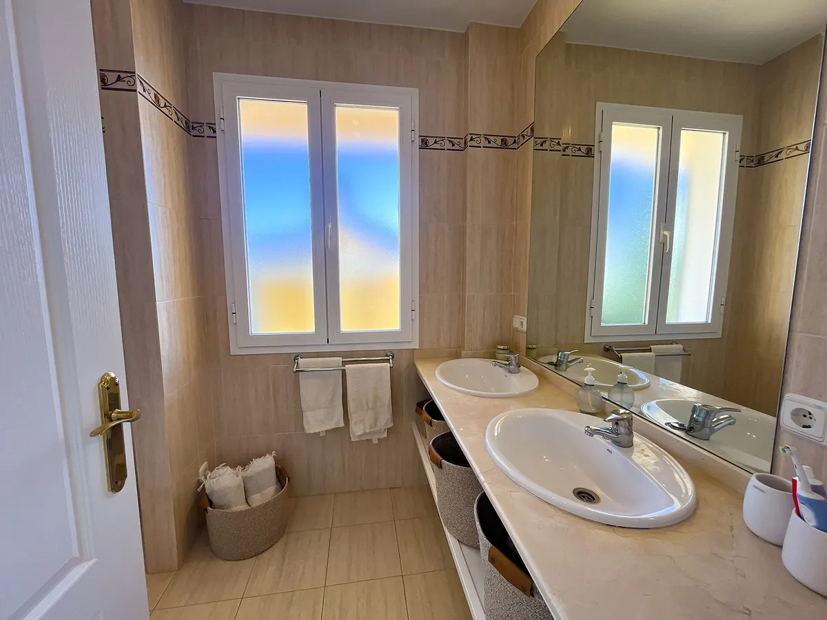 c32f6657-c534-4222-bbc4-7d13b7f69054