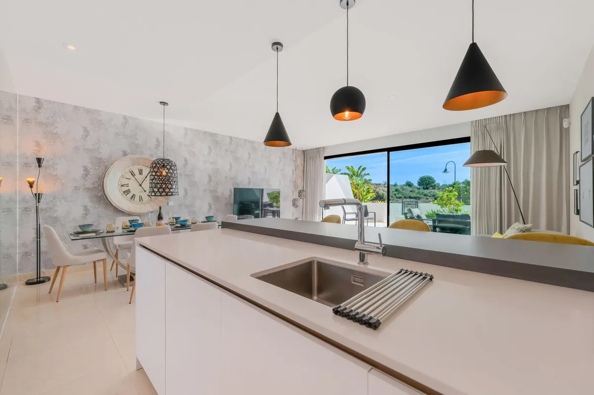 2179c8b1-cfbc-42d2-b4f9-fb7cfca2af0c