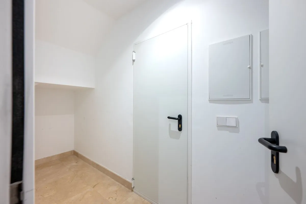 52d8d7d3-918d-494f-9b81-d5ae23633b30