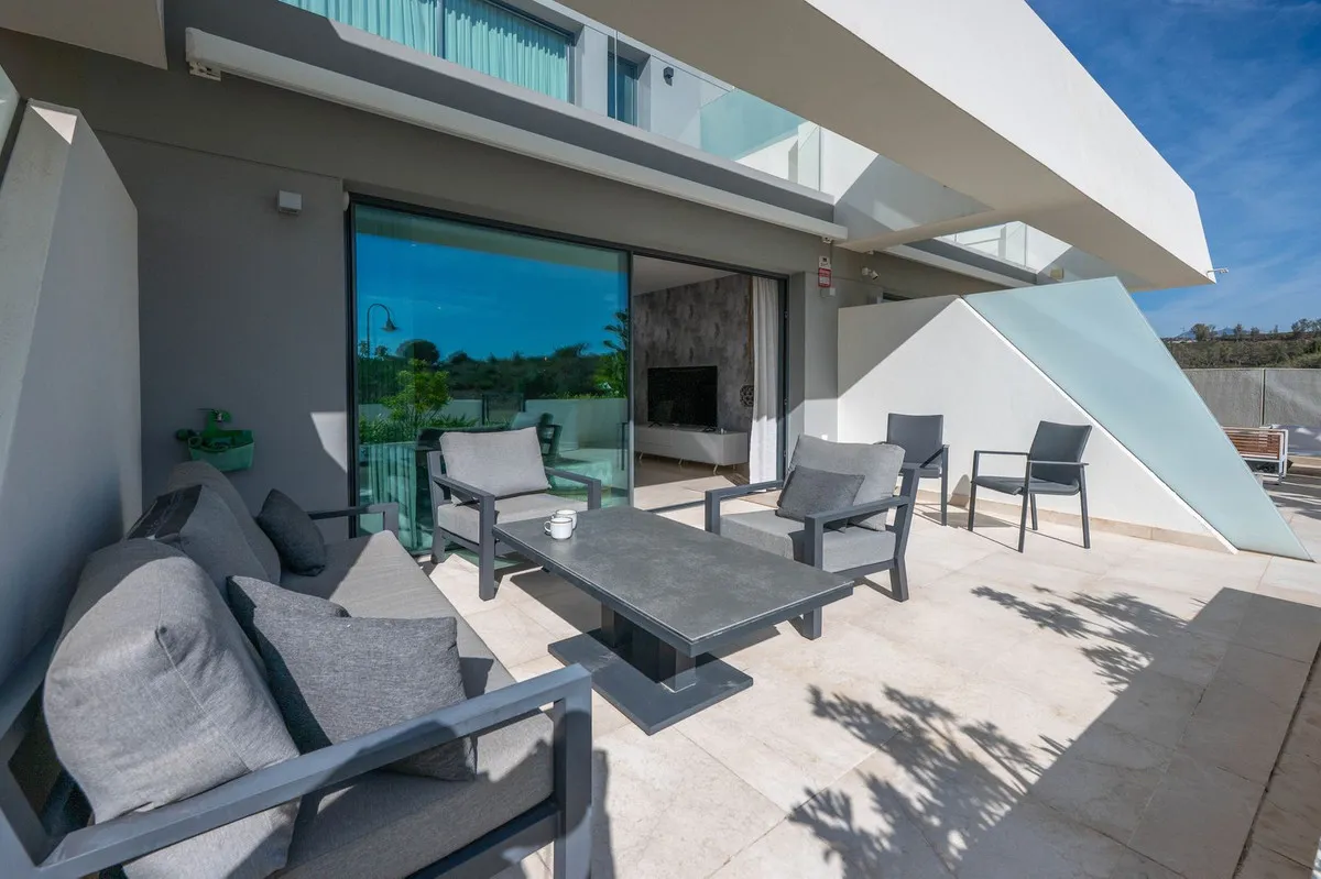 61276a80-6ace-4048-890e-b35392905c53