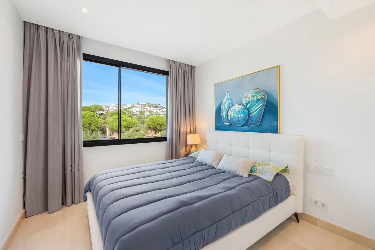 aa595d39-b8b5-490f-a37e-6a728b61d973