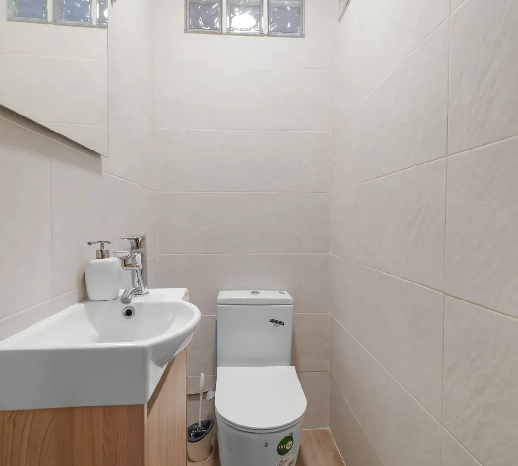 1a40c255-6b1e-45cf-9076-7f92f359388e