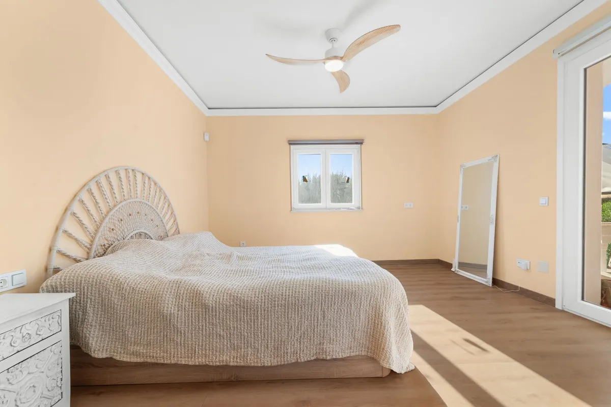 64ae1890-e8d9-4de8-9947-fa49af5ba1a9