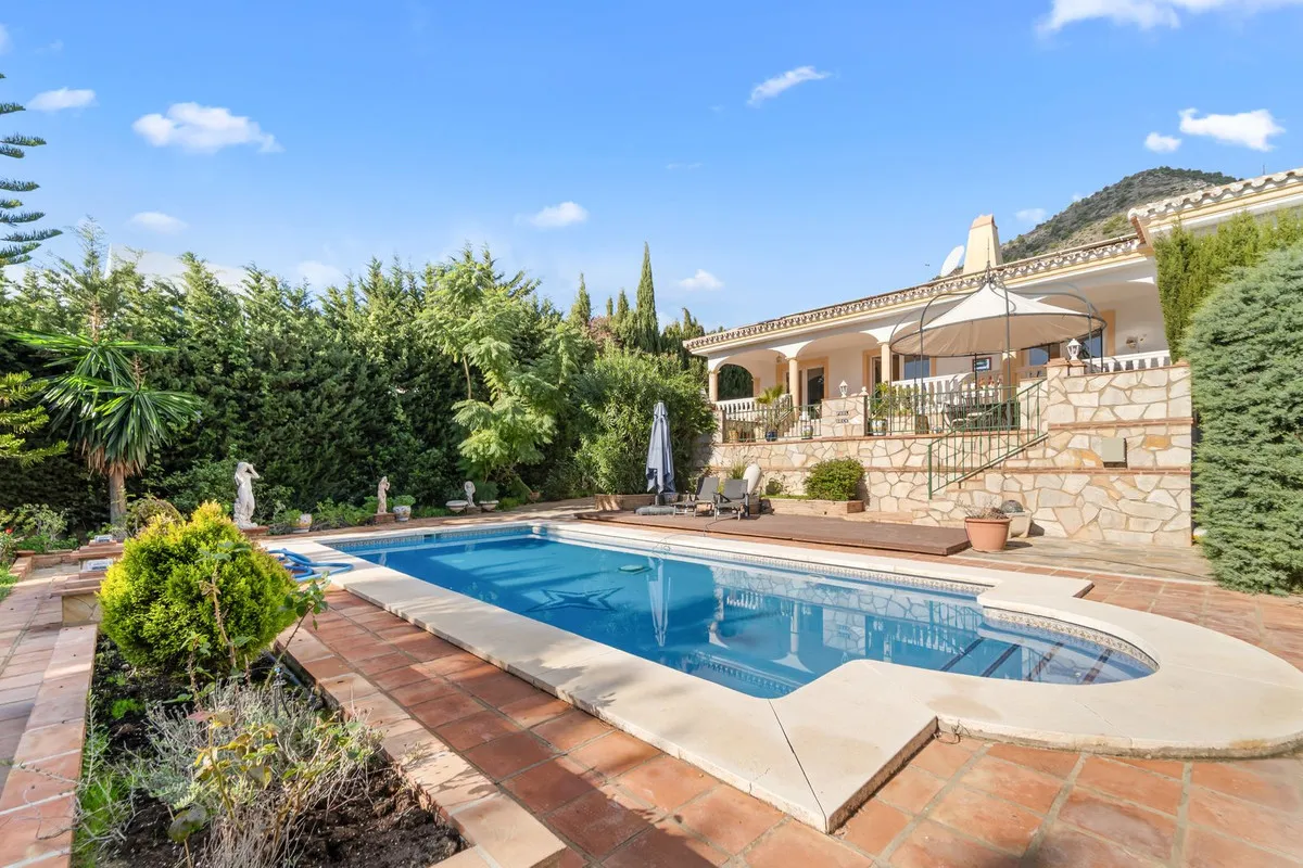 bb7e1bbb-7aef-427f-b966-5a30523494e5