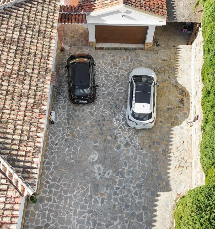 cd5548ed-09e9-44d3-b61f-b301794a6882