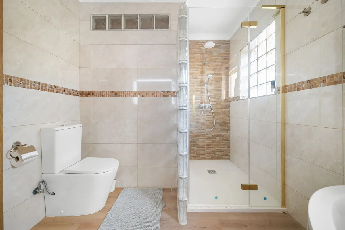 dcb476f5-da6d-4b6d-8f3b-c176b9b62c3a