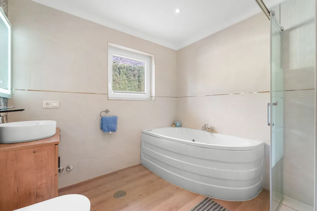 f264596d-6641-45cd-bc70-dfb0a22552fc