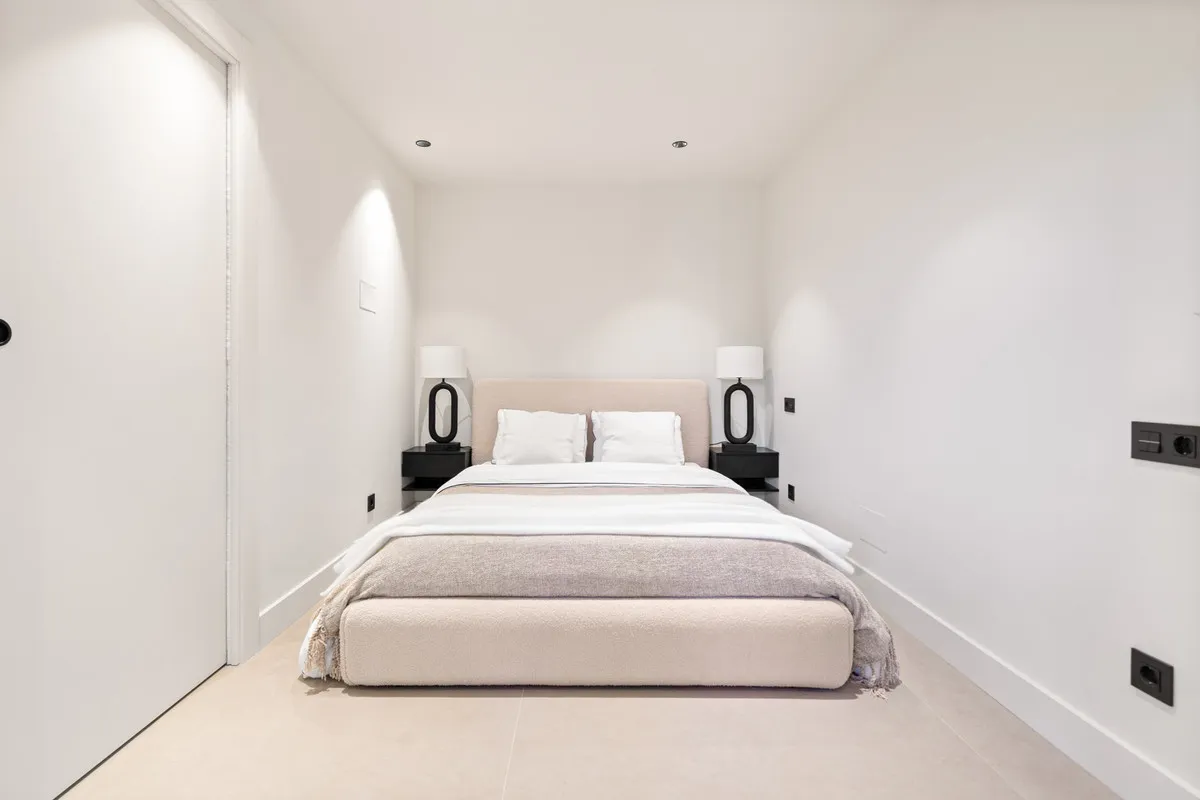 04f9dc90-b8fc-431f-811e-1a195c7edb70