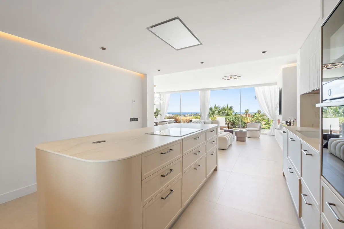 38a071ff-776c-43e4-ac5c-676ffb18d622