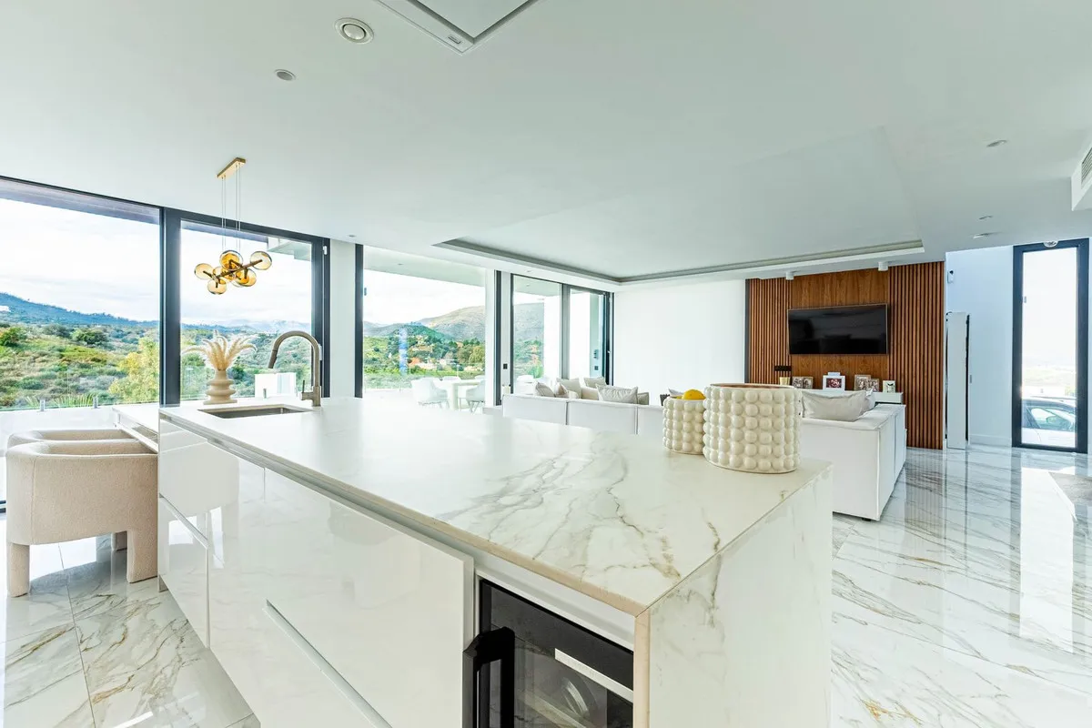 0fd8c816-3313-4550-9b97-df4c2129a426