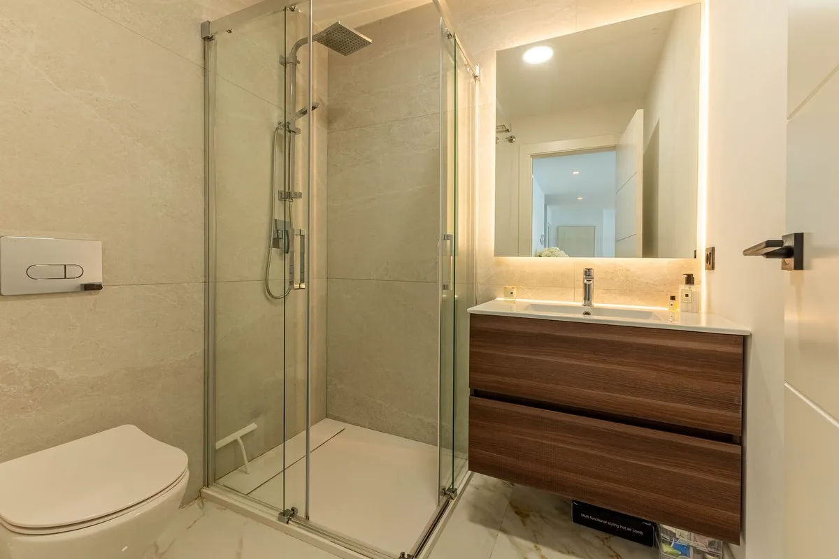 6c8c00ec-922c-4e8a-882e-4e887c544932