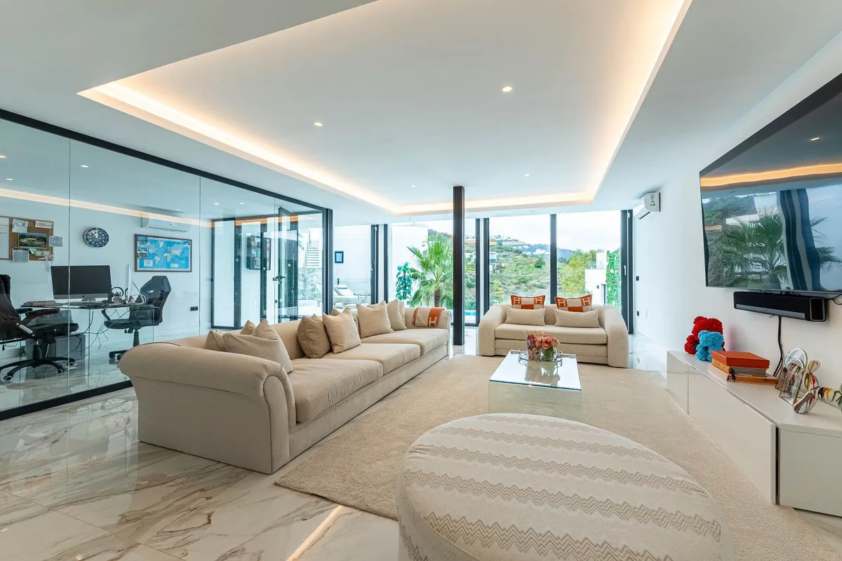 b01eab6a-0d1c-4138-80d2-49aee4d0e632