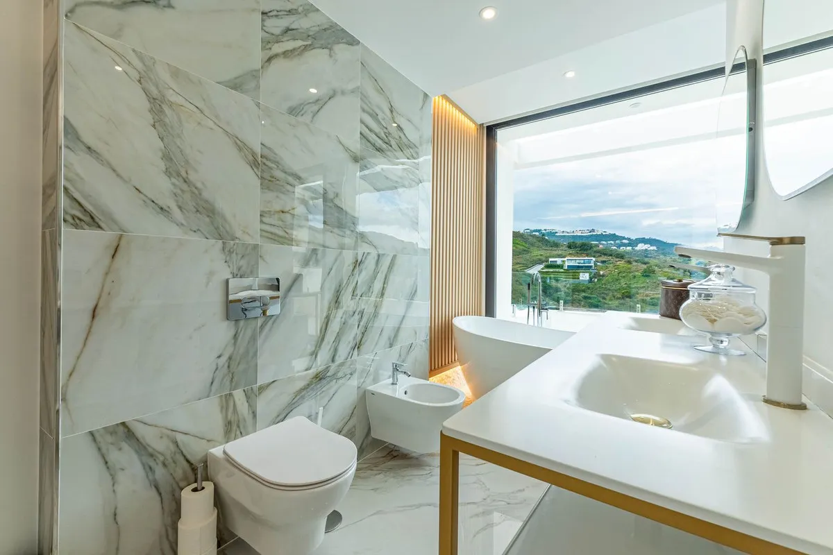 e6231cbf-5777-43f7-8aa9-64a04b9e4eaa