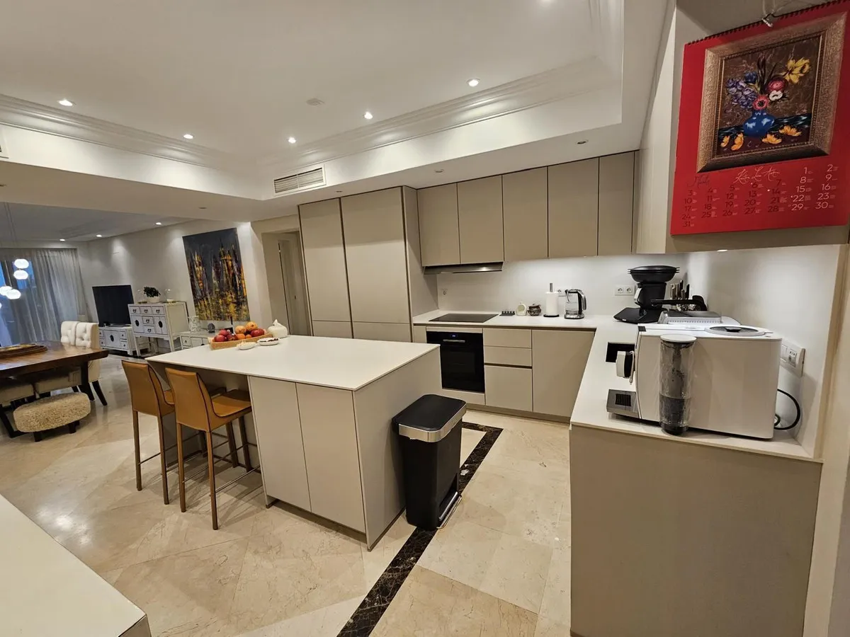 70275358-d332-4352-8446-f1553fe49248