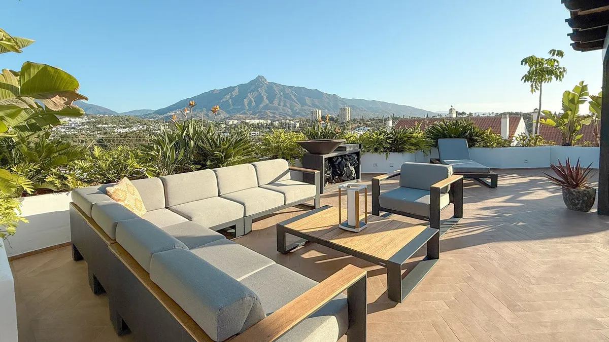 Panoramic Terrace Apartment in Jardines de Andalucía