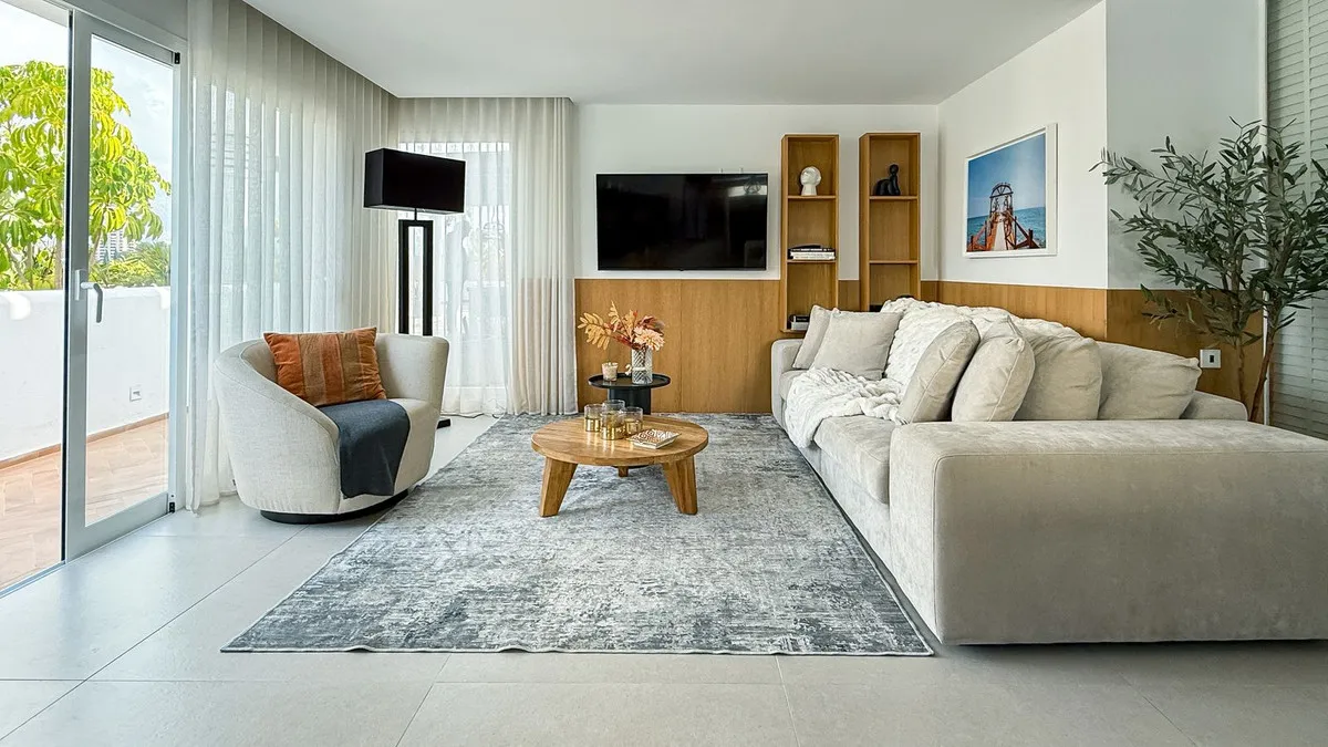 ee36b50c-3f3e-4b35-8eb1-a3da9614b019