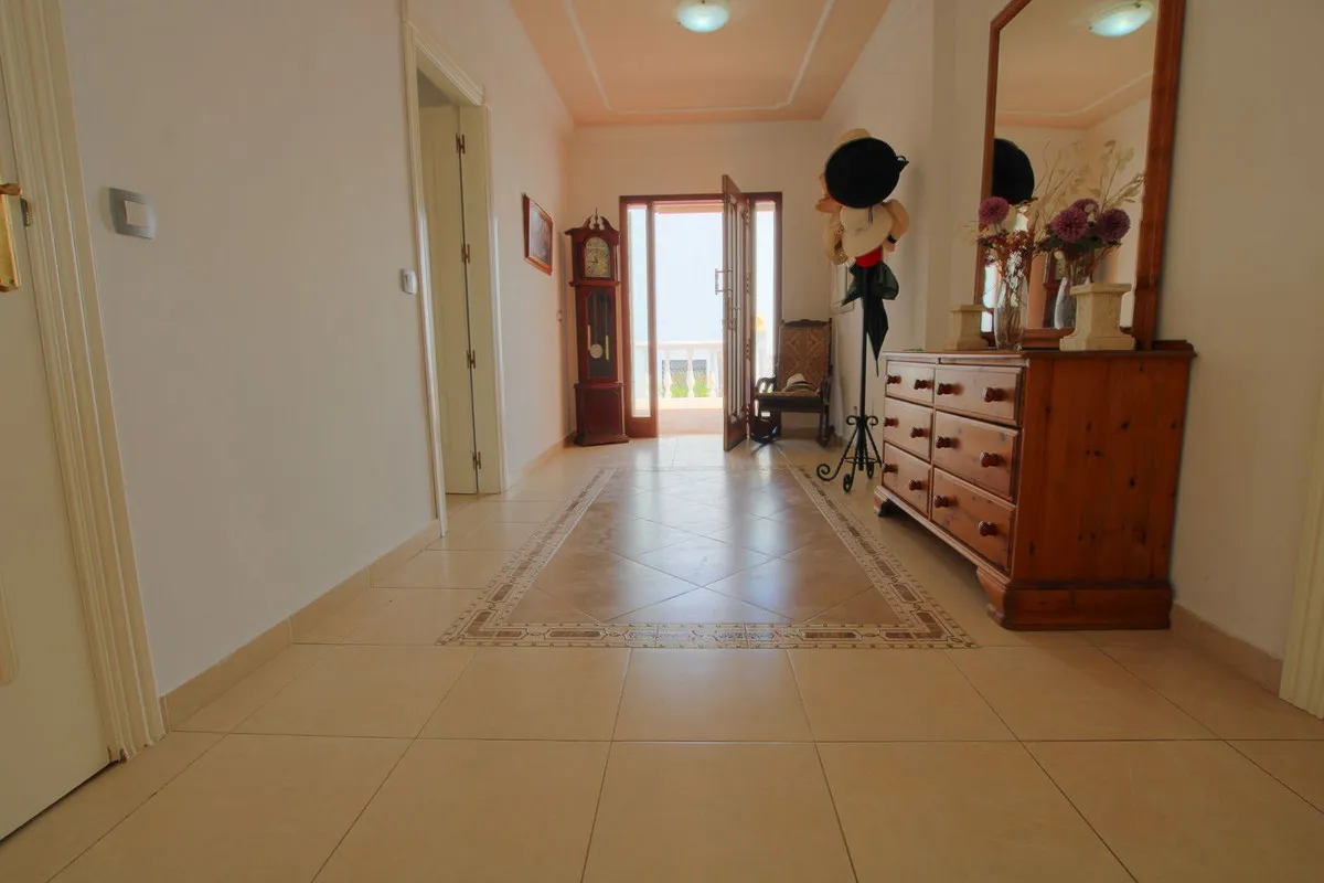 70cf6c30-5e21-443e-bc80-420e57a28e18