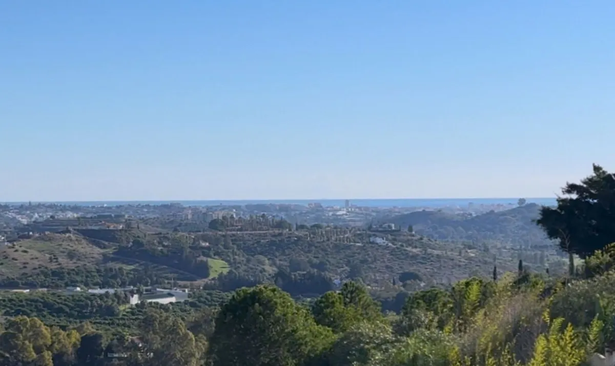 acc8c8a9-6356-45da-9f42-e6630761aac6