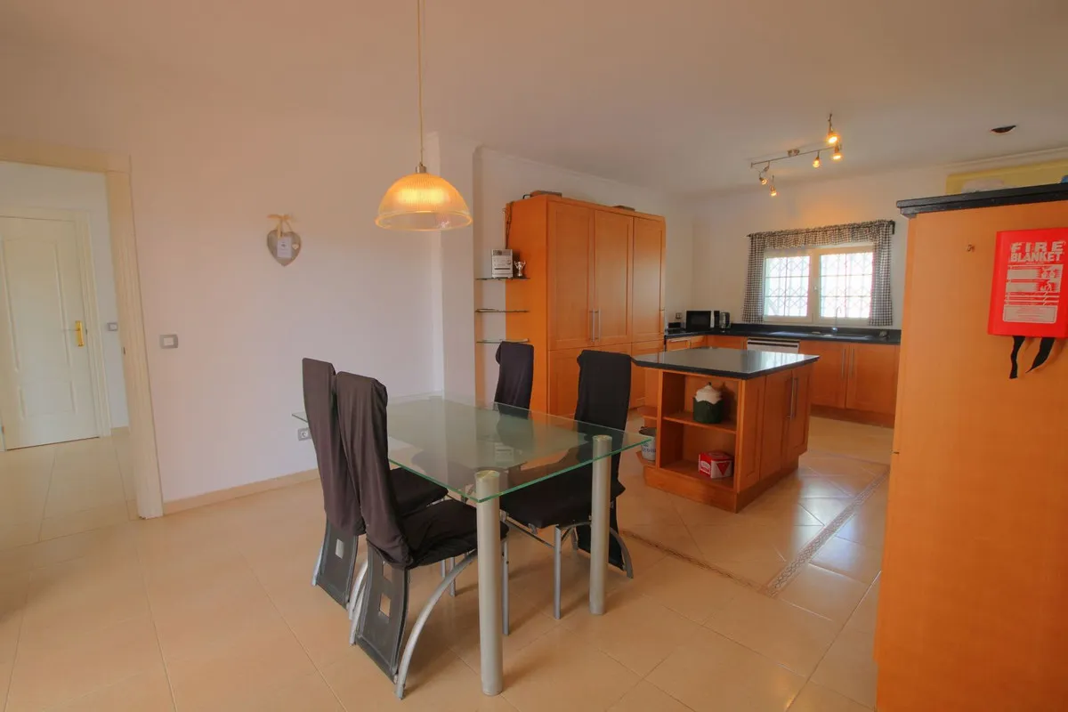 b4110769-829d-4f97-b64f-0d8180eb782c