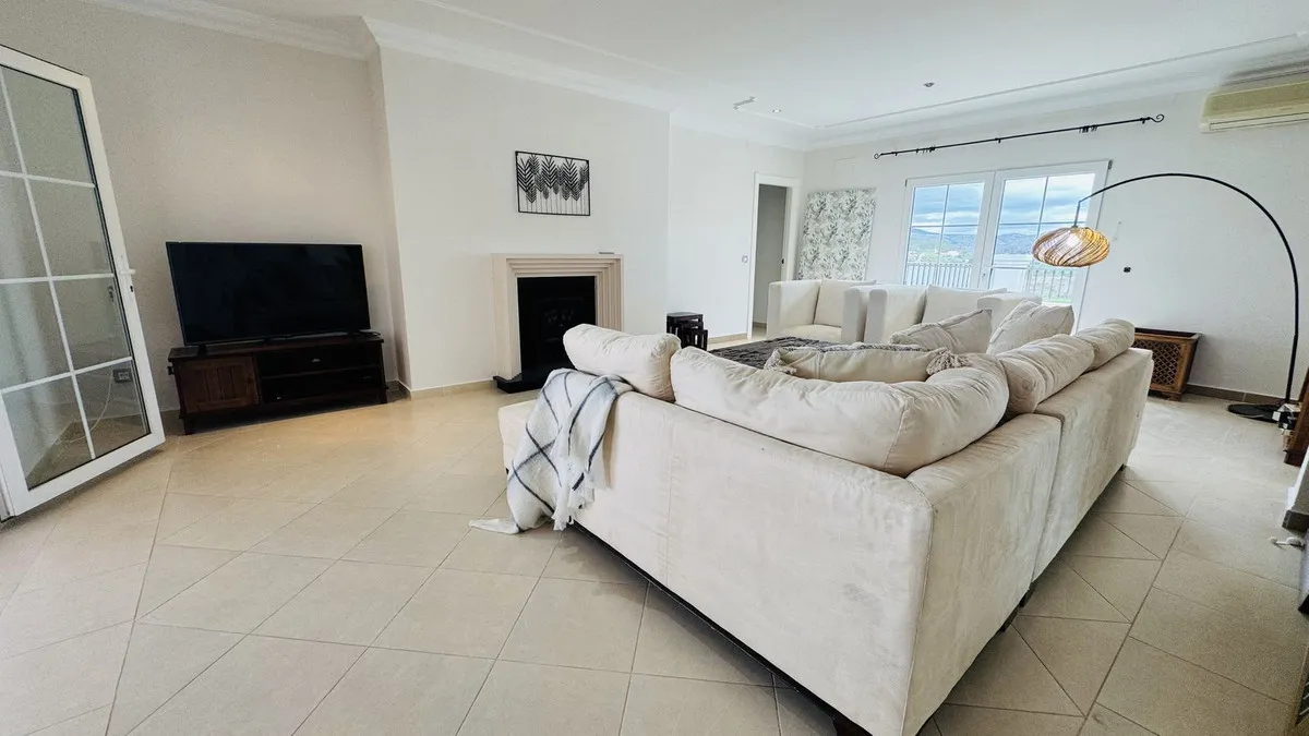 f32e1b57-59b0-43c5-a19c-78d350119a2a