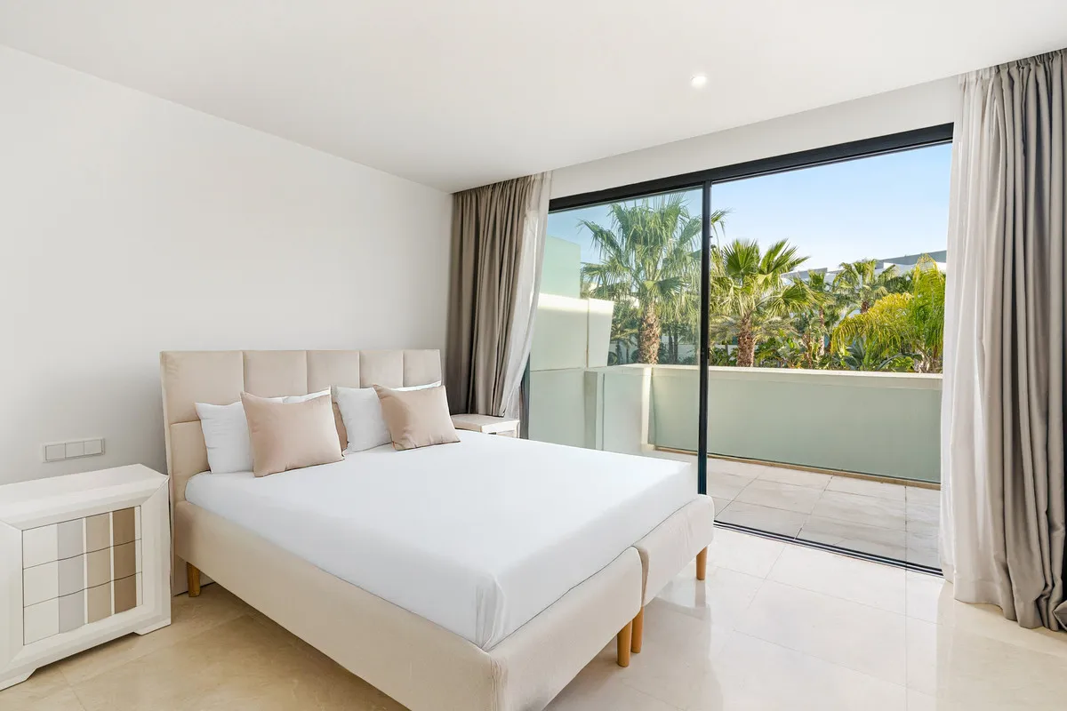 ce62542c-a366-4326-93e1-46e223430850