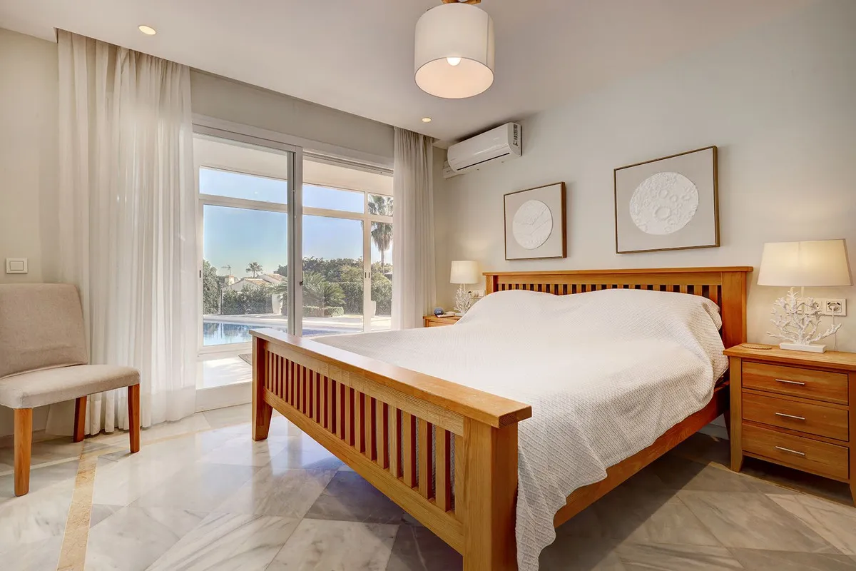 297011b8-05e7-4a72-bdc6-034c05ac259b