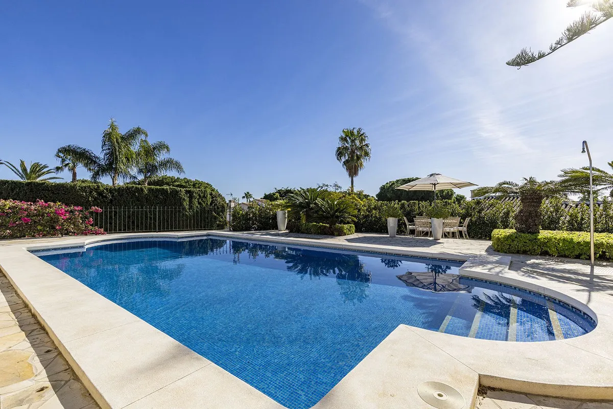 8b368675-d094-48f2-8789-759ef9442c1c