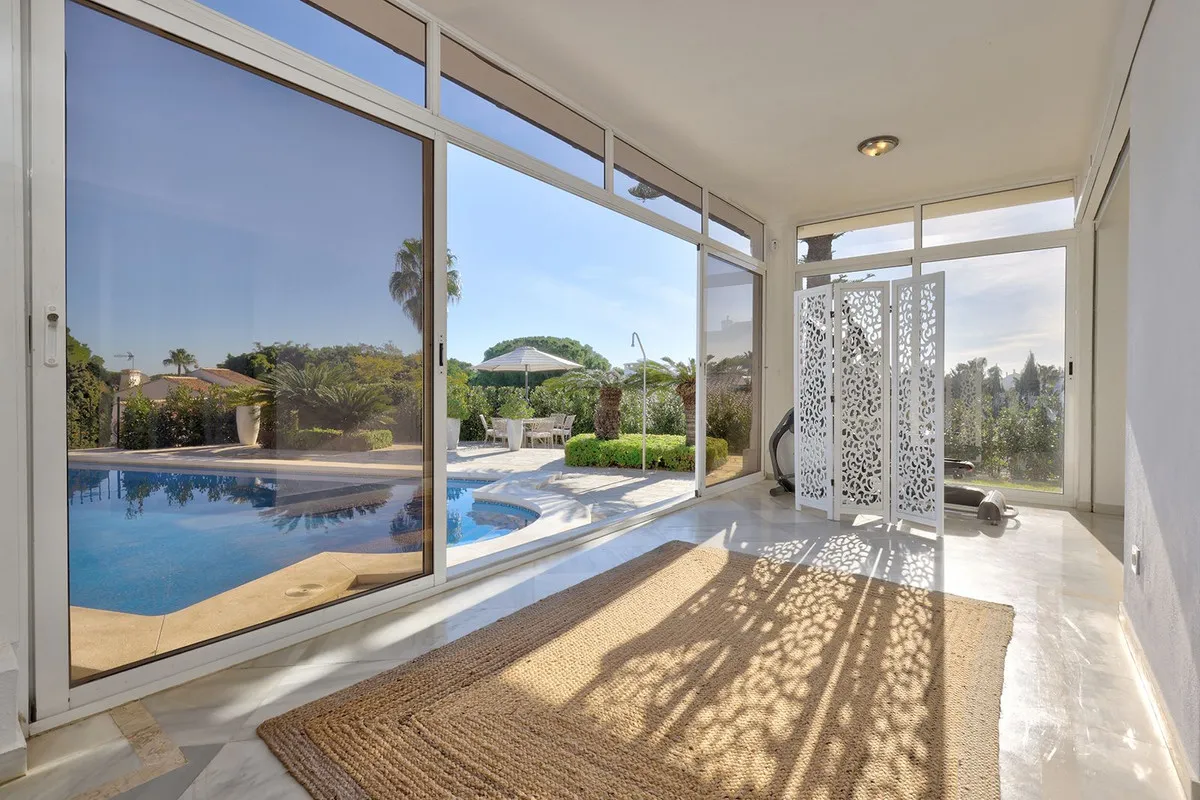 b0938f00-b540-4fa9-a2c9-a2f594d50e3d