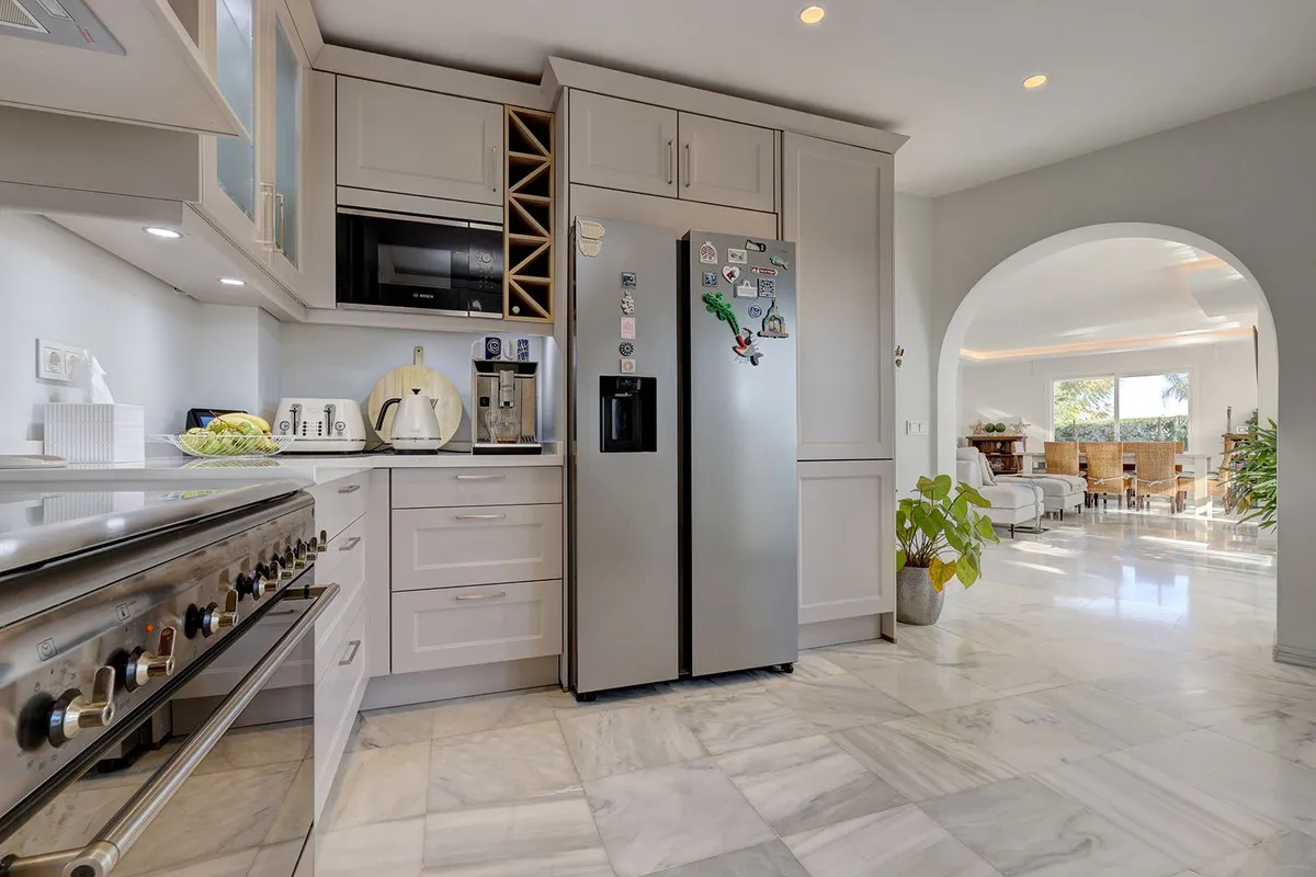 e63215ae-d7c5-464b-87d1-e4b273f44d0f