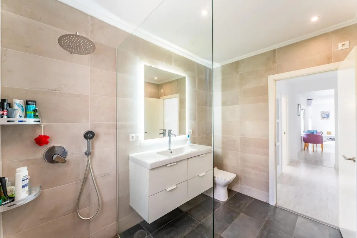 99b056ca-8ed1-423b-bb48-f3bcf83b66e6