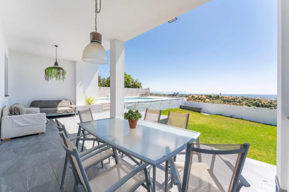 e7b6d61b-79bc-4ebf-bb92-6d67cbf9f2c8