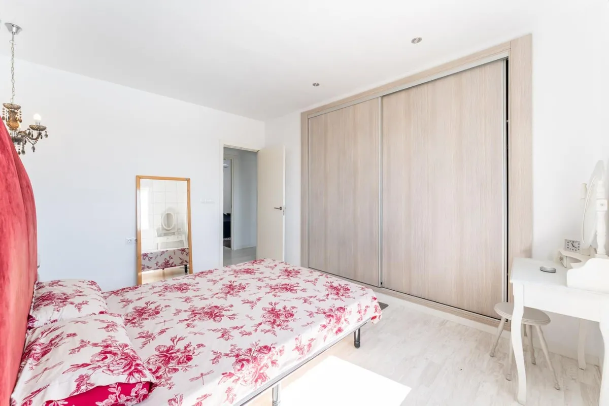 eb0ef8d7-174e-4aaa-a696-4fc024f1ebf1