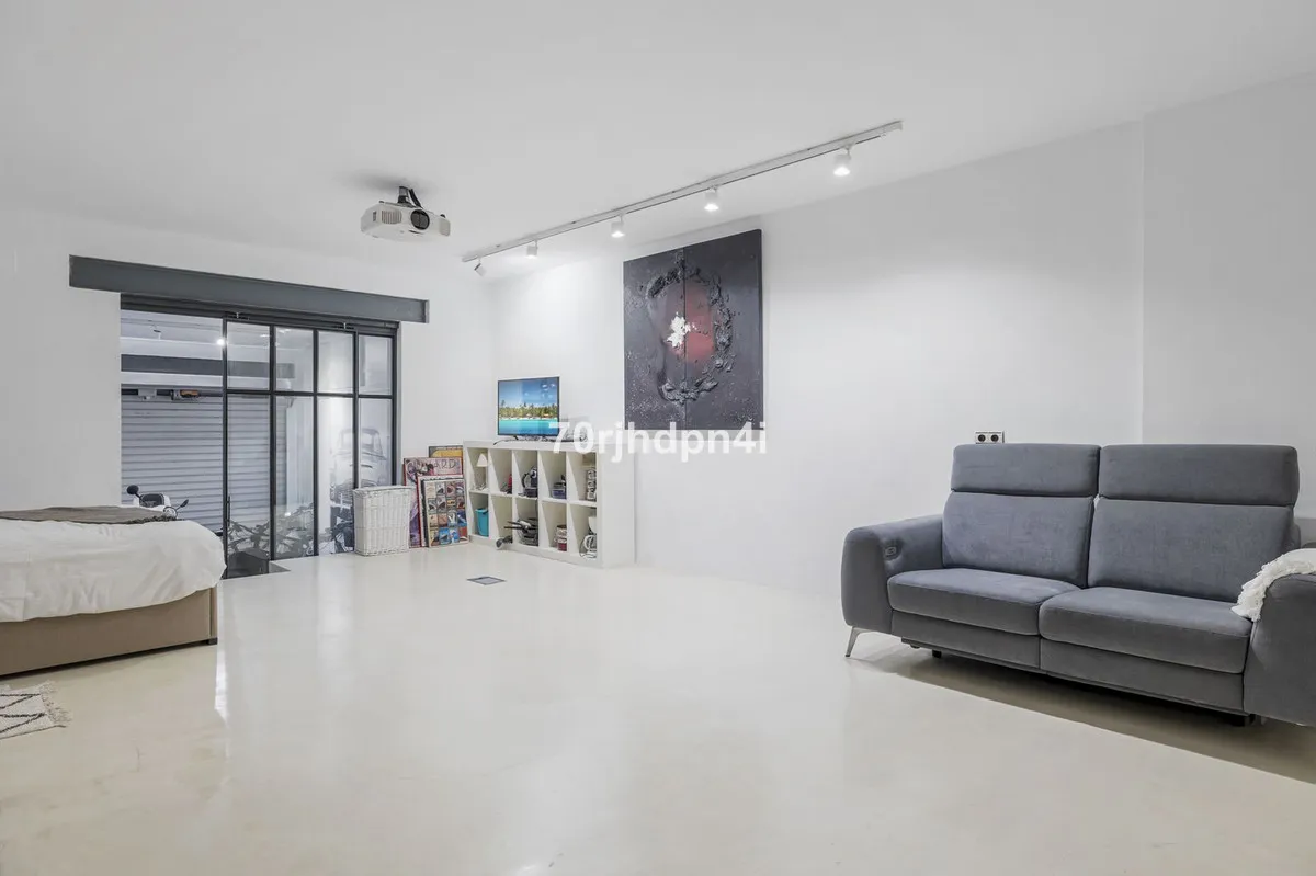 3f871fd7-8d43-4caa-9405-6c0d6e17493f