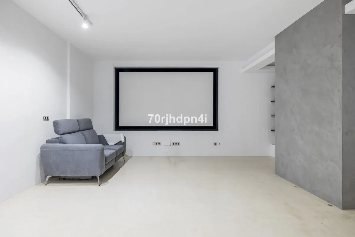 ad041984-18a5-4e3a-be0b-e256e465a27d