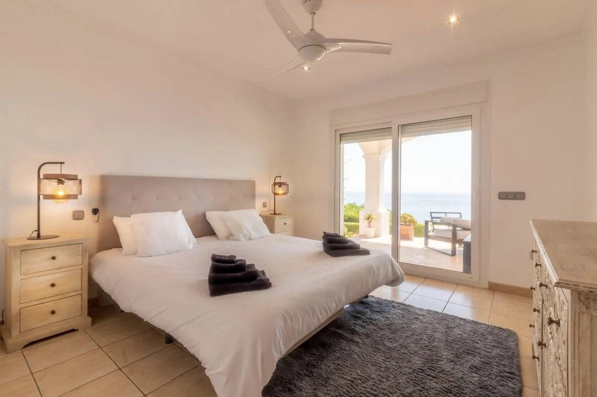 6829871a-d42e-4fbb-b884-8cd52b965ccc