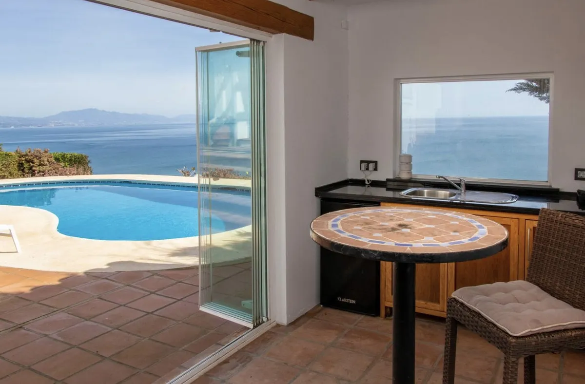 f82fa828-92c8-4261-ae27-e27da0779c21