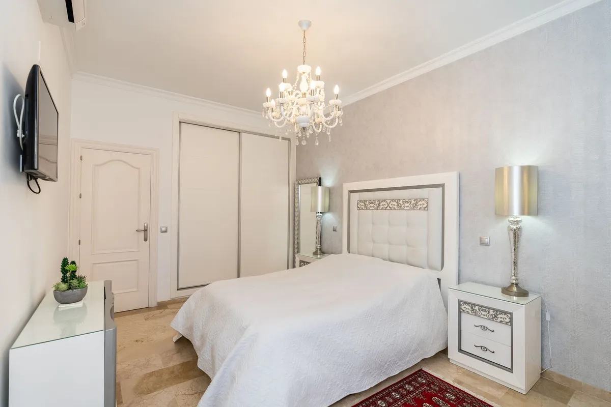 e2efbd99-4b1c-4624-a980-b7aff7075389