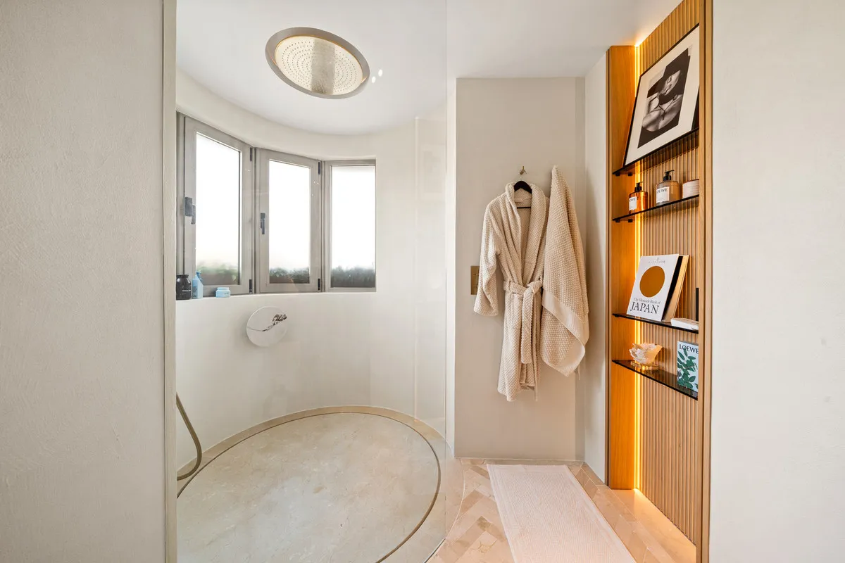 068f3ec4-f4a3-43e2-8d4f-8fb40741e071