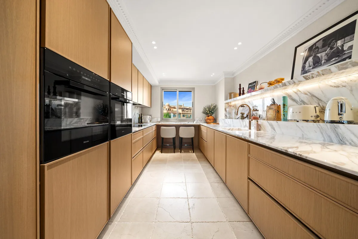 b0ceb10b-b6f2-4326-996a-6d39993cb3f1