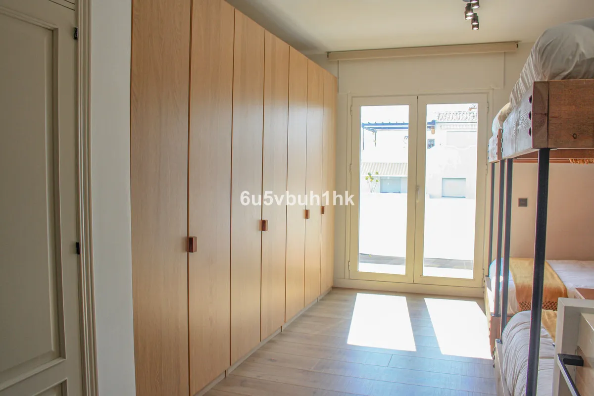 1b10ae99-9c78-44bb-8c78-5fa1b41dcfb3