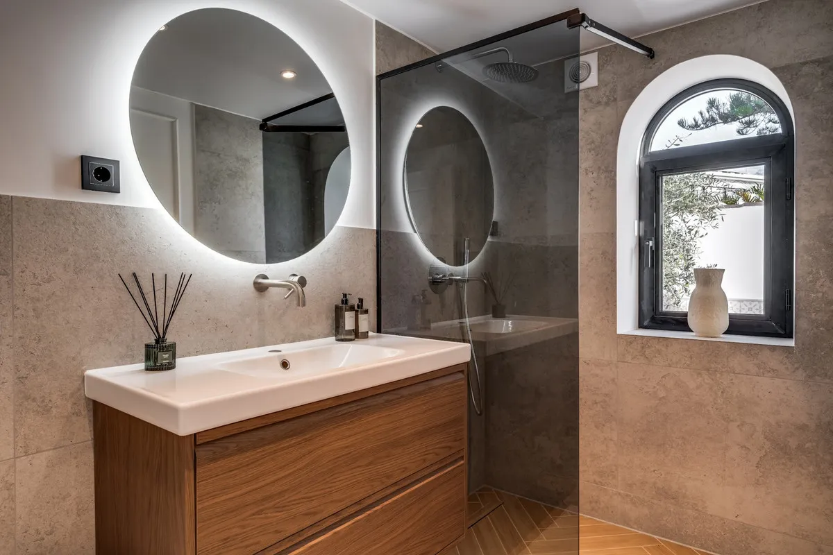 ac115aa6-f606-451b-95c5-a29e40bfc557