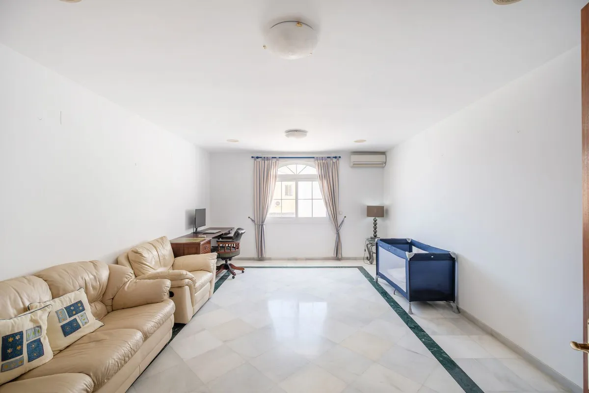 18223794-d482-4545-9983-1e146b2ba399