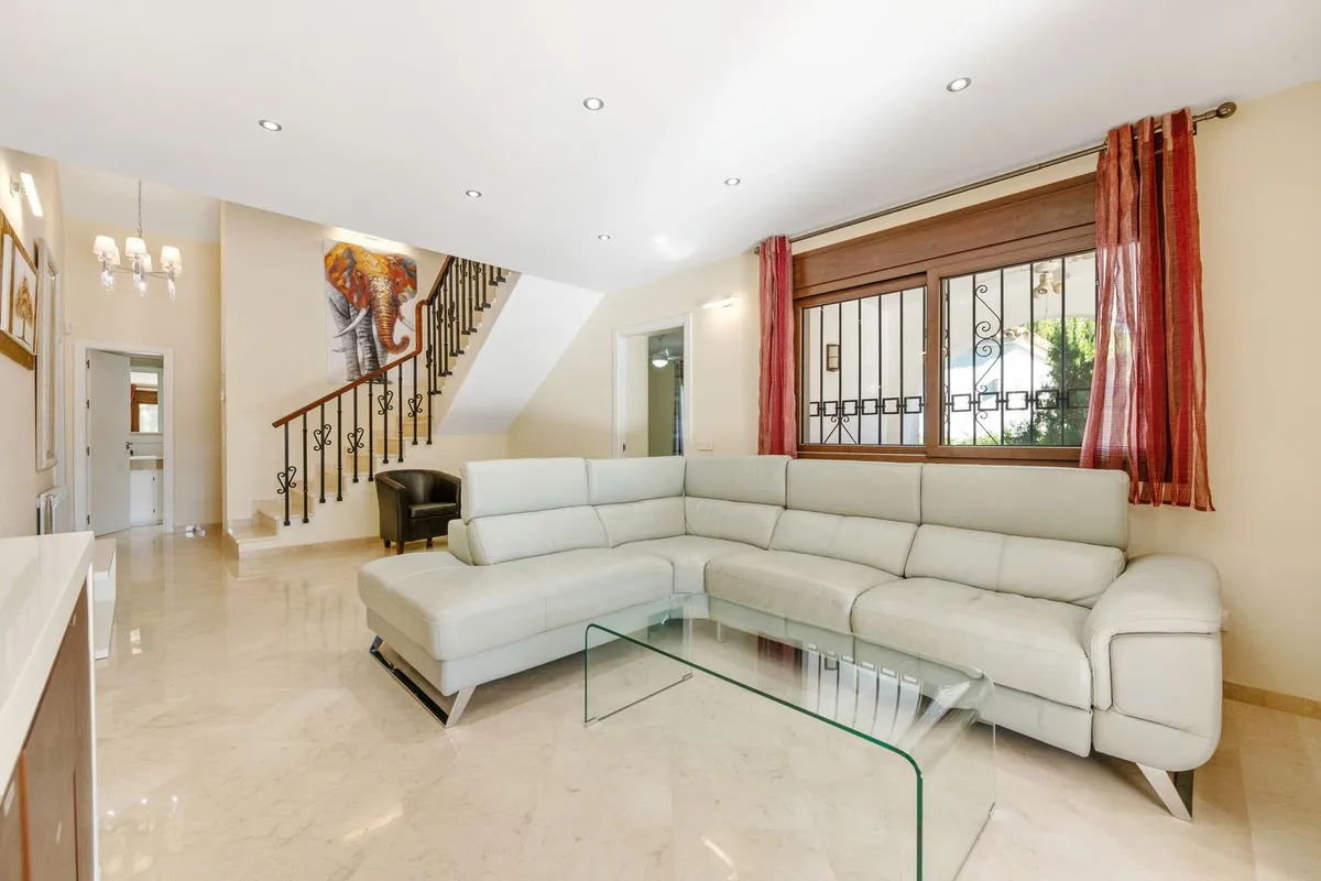 b2679f6e-fe48-4a55-b94c-b946c36d55f0