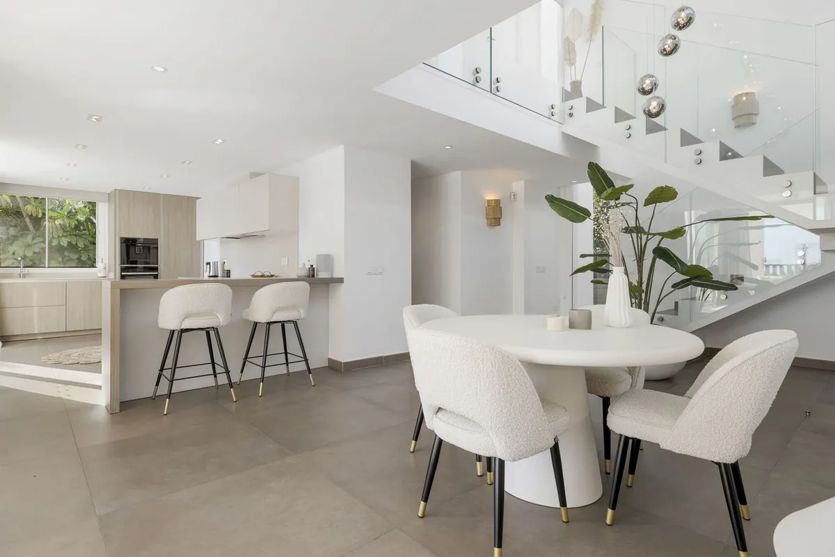 2bb3aa1c-e5bd-4f65-bb46-78b0fc418753