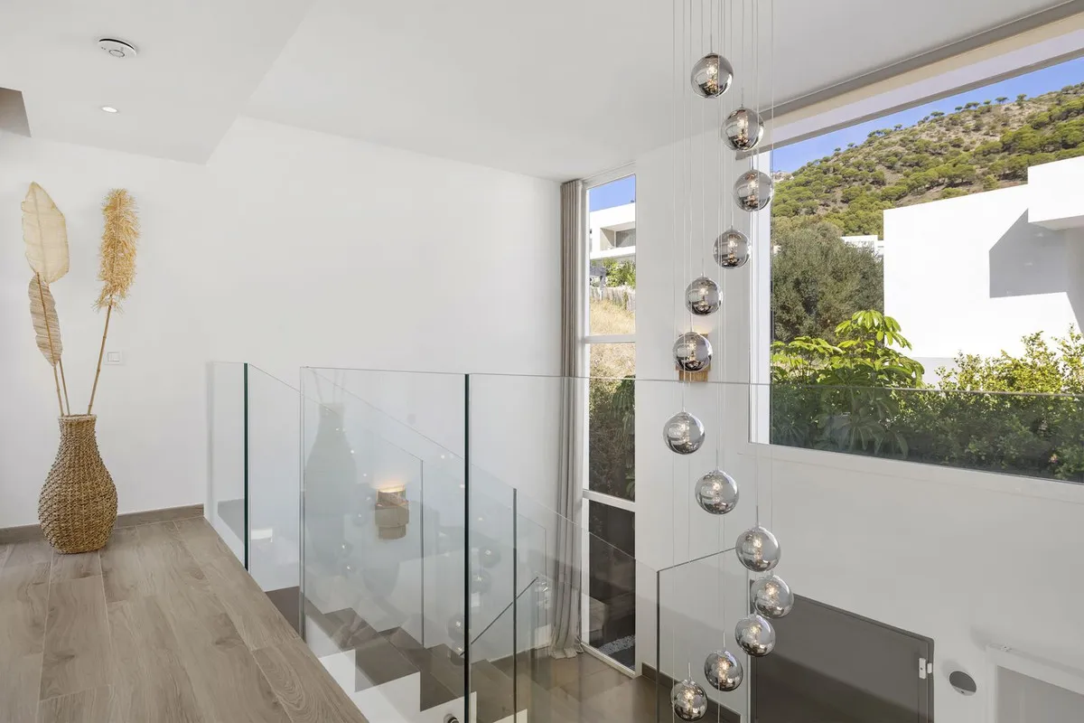 4d217174-aef0-41cf-8476-a3c27031d34d